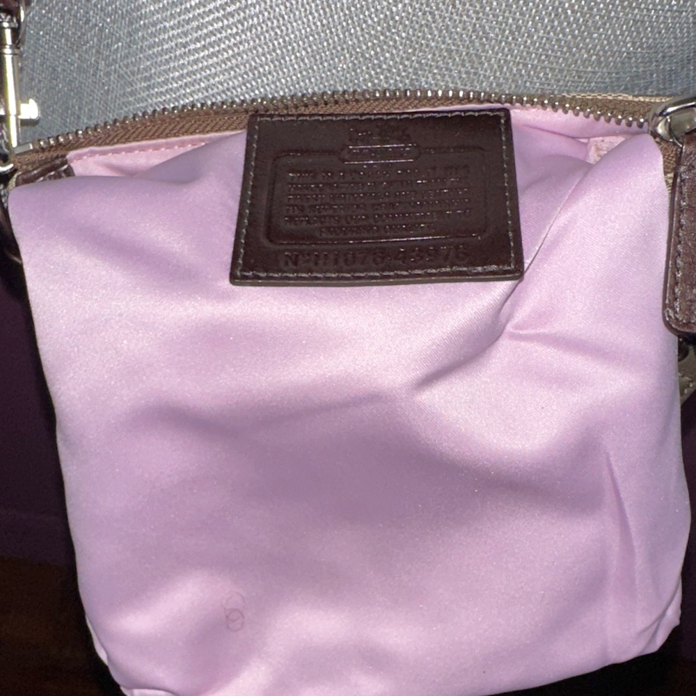 Coach Signature Crossbody Bag includes COA - Picture 10 of 11